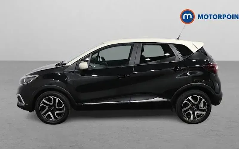 Used Renault Captur Iconic 90 HP (66 kW) 2019 Black/cream SUV
