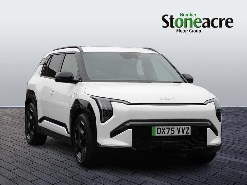 White New 2025 Kia EV3 GT-Line SUV | £34,495 (Good price) - Image 1/4