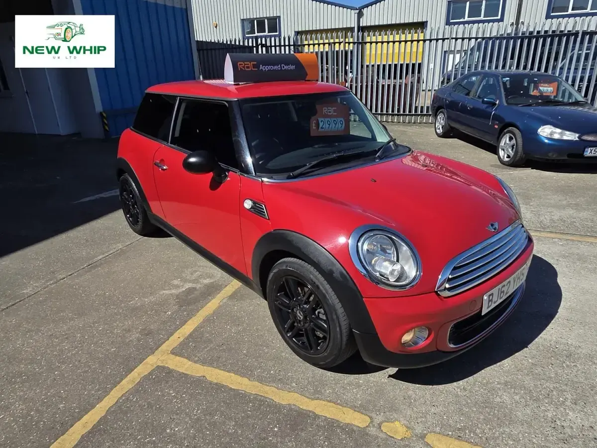 Begagnad Mini ONE Hatch 98 HK (72 kW) 2012 Röd Halvkombi