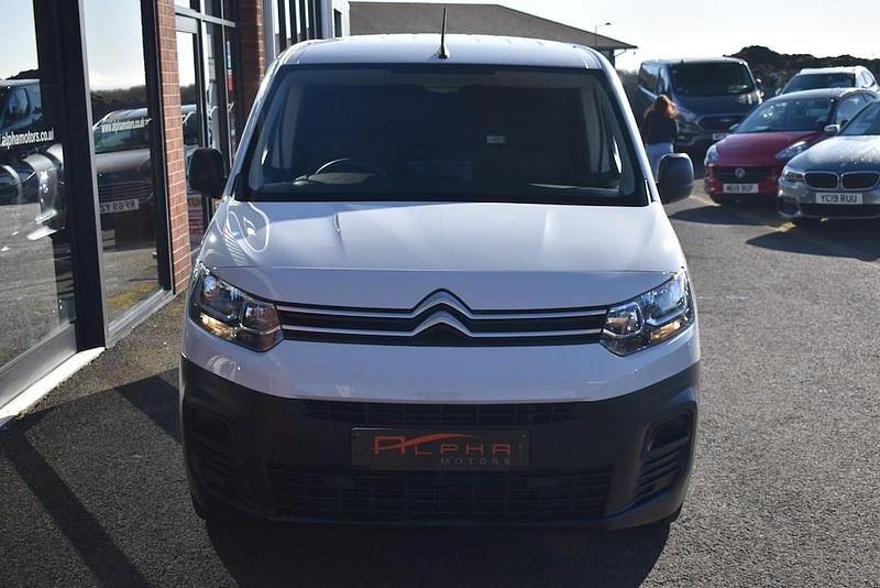 Used Citroën Berlingo 100 HP (73 kW) 2023 White MPV