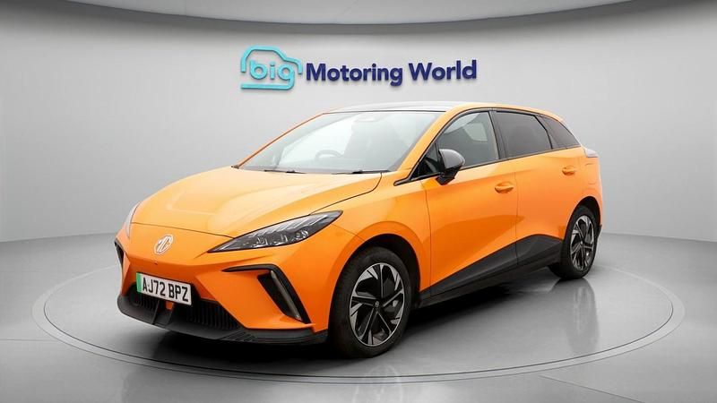 Used MG MG4 EV Trophy 319 kW (435 HP) 2023 Orange Hatchback