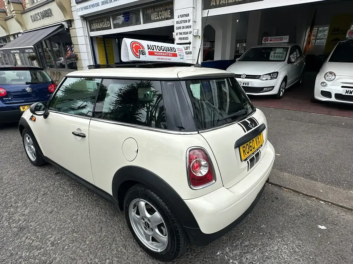 Used Mini ONE Hatch 98 HP (72 kW) 2010 White Hatchback