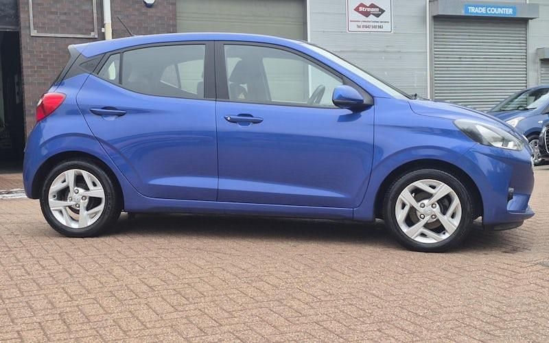 Used Hyundai i10 SE 67 HP (49 kW) 2023 Hatchback