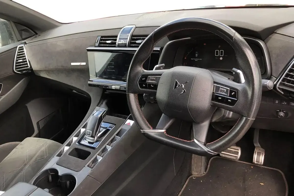 Begagnad DS Automobiles DS7 Crossback Performance 2019 Svart SUV