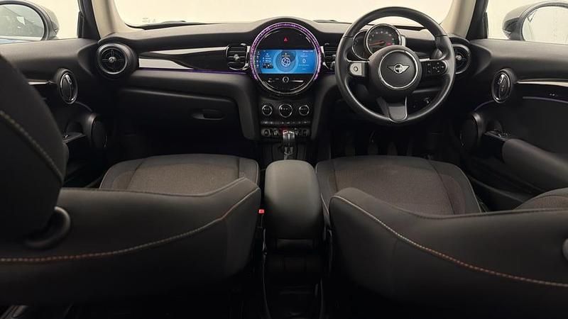 Used Mini Cooper Classic 134 HP (98 kW) 2022 Blue Hatchback
