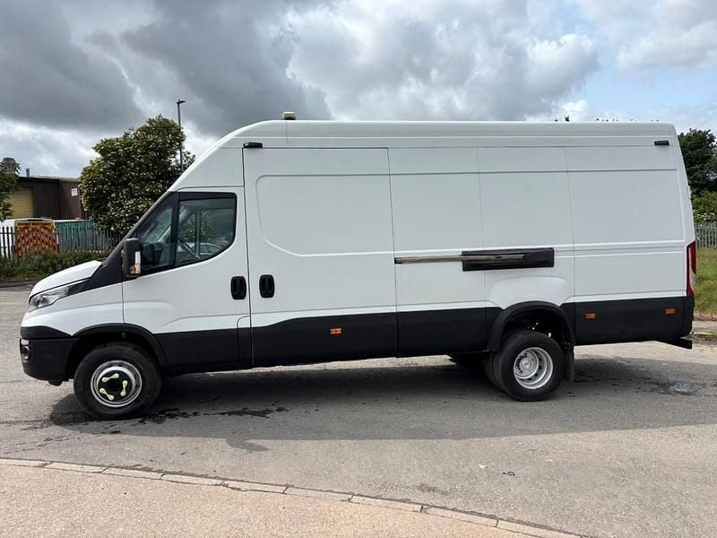 Used Iveco Daily 150 HP (110 kW) 2017 White Van