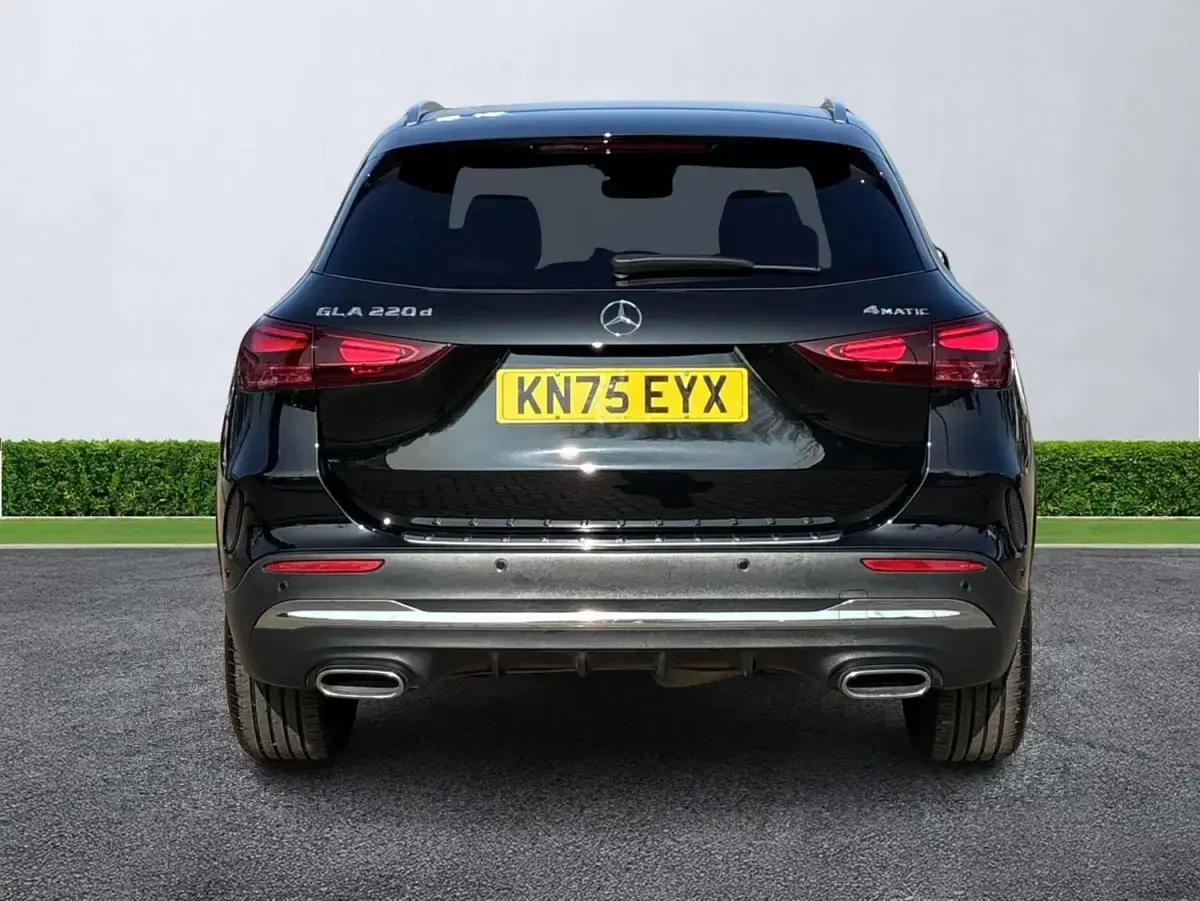 Used Mercedes GLA220 Executive 190 HP (139 kW) 2025 Black SUV