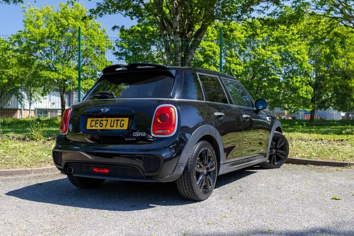 Used Mini Cooper Hatch 136 HP (100 kW) 2017 Black Hatchback