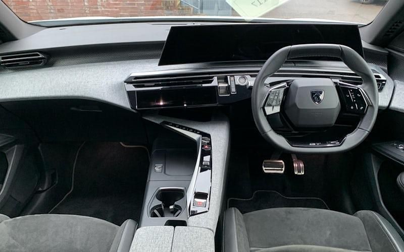 Used Peugeot 5008 GTi 136 HP (100 kW) 2024 White Estate