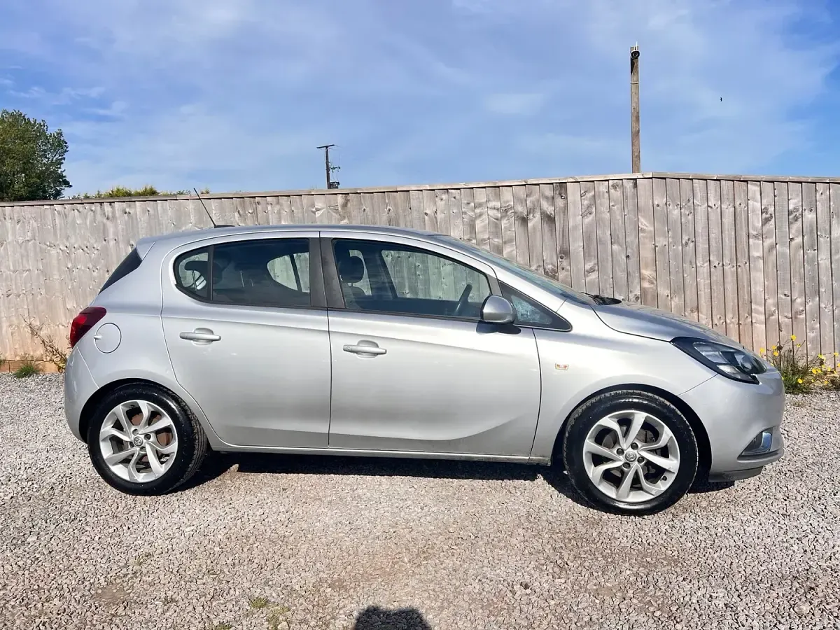 Used Vauxhall Corsa SRi 90 HP (66 kW) 2019 Silver Hatchback