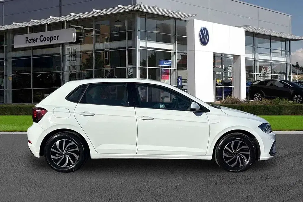 New VW Polo Life 95 HP (69 kW) 2025 White Hatchback