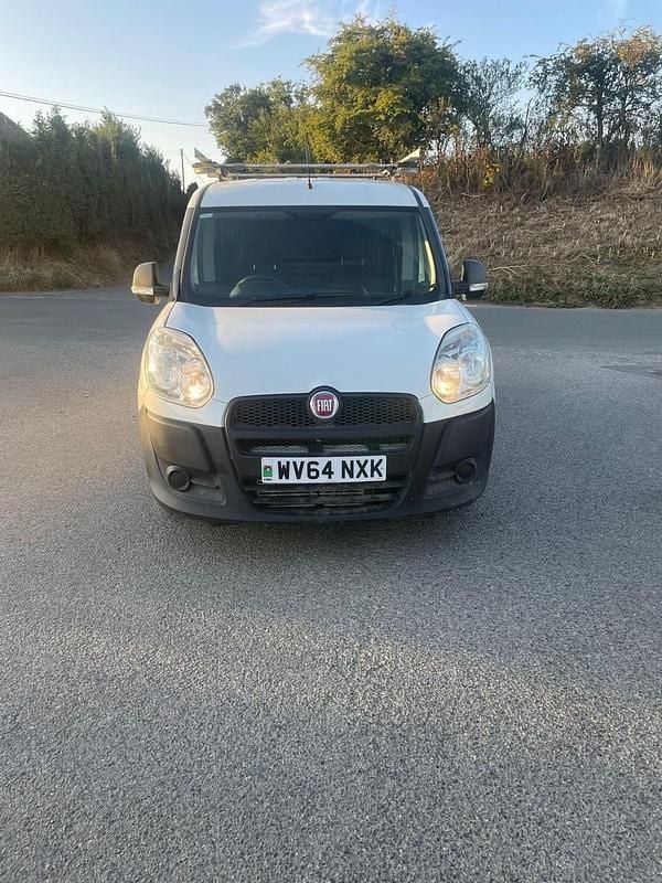 White Used 2014 Fiat Doblò MPV | £3,500 (Good price) - Image 1/4