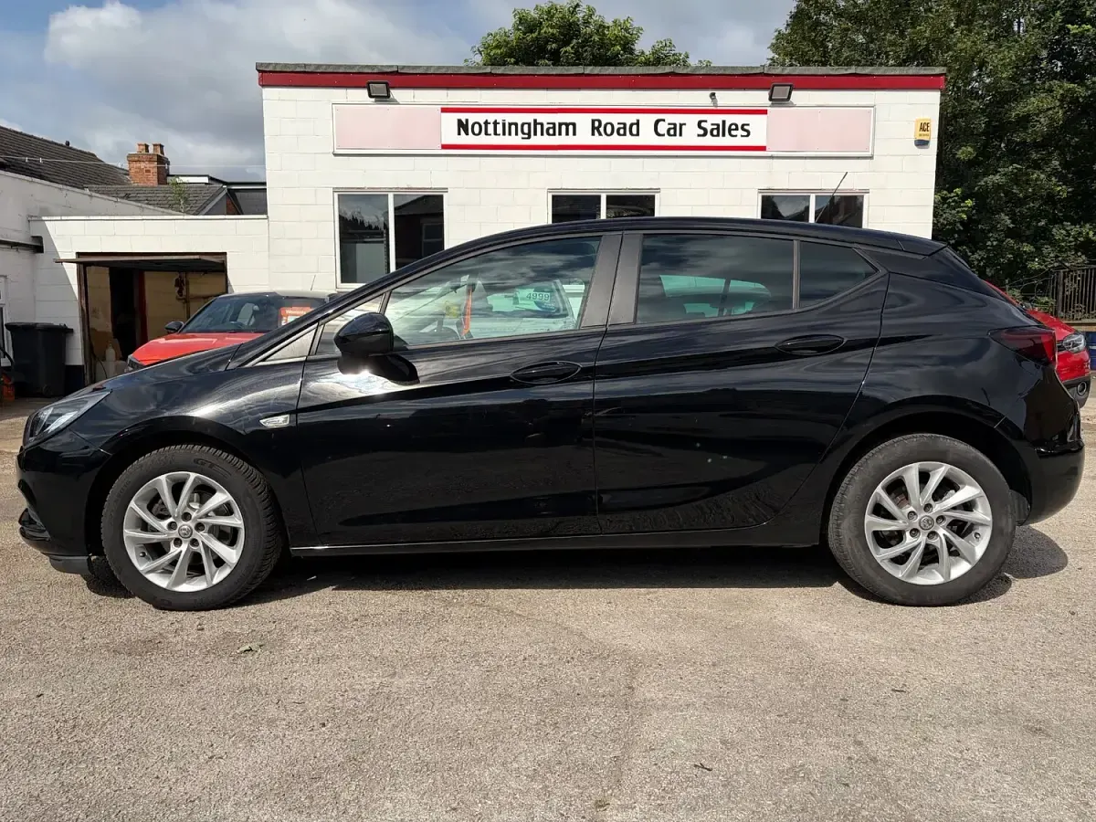 Used Vauxhall Astra 108 HP (79 kW) 2019 Black Hatchback