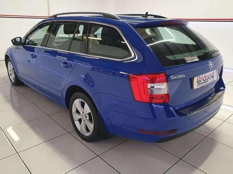 Used Skoda Octavia SE Technology 110 HP (80 kW) 2020 Blue Estate
