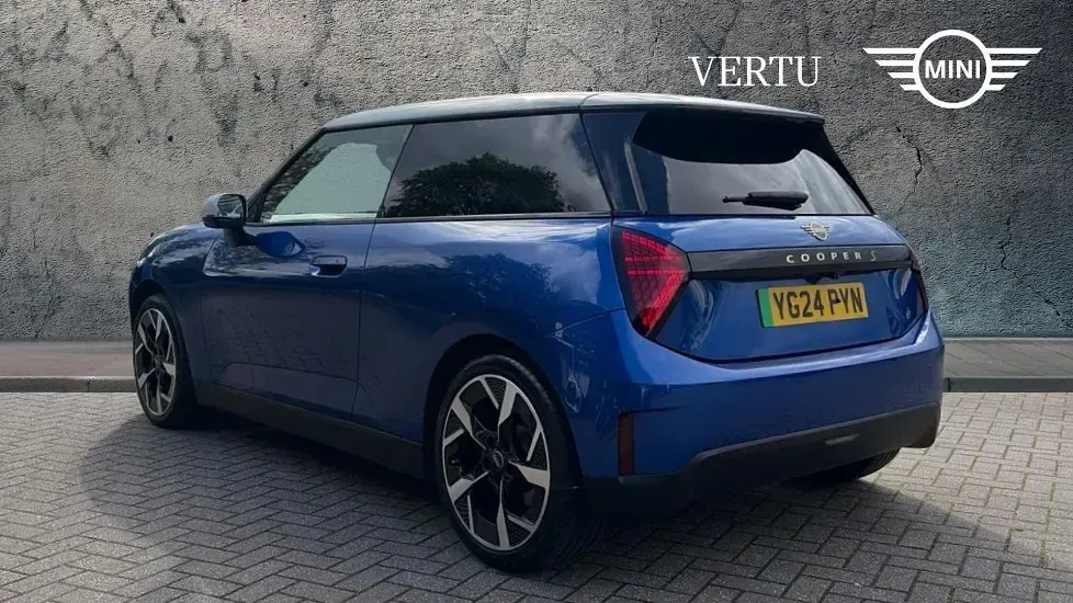 Used Mini Cooper SE Hatch 158 kW (215 HP) 2024 Blue Hatchback