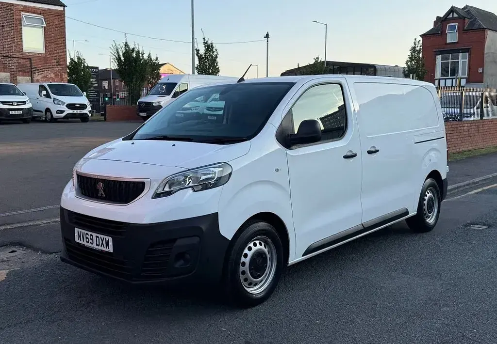 Used Peugeot Expert 100 HP (73 kW) 2020 White Van