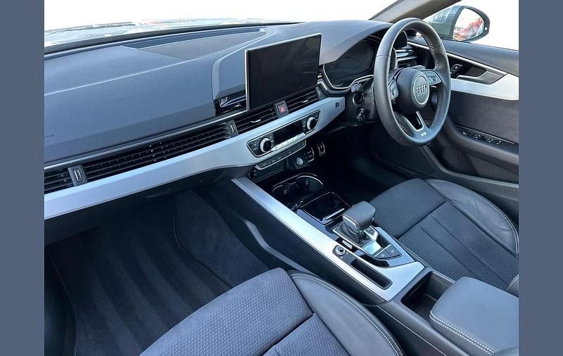 Used Audi A4 S-Line 200 HP (147 kW) 2024 Grey Estate