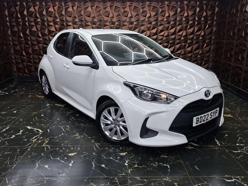 Used Toyota Yaris Hybrid 2022 White Hatchback