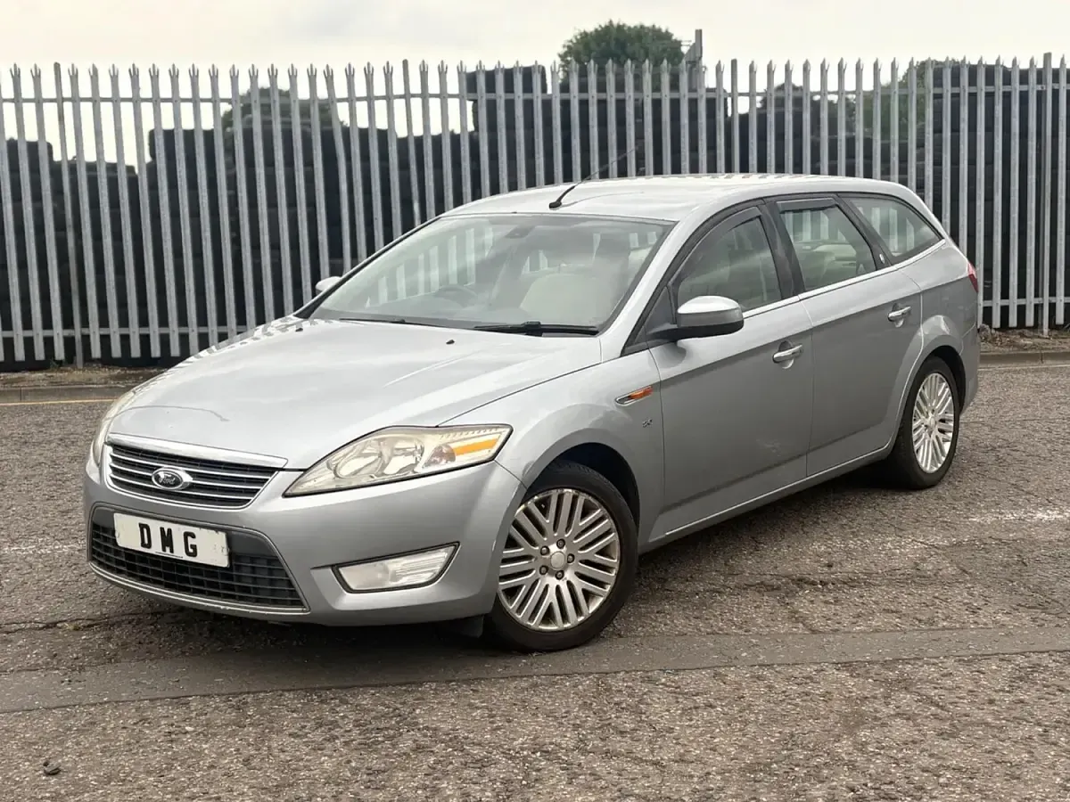 Used Ford Mondeo Ghia 2007 Silver Estate