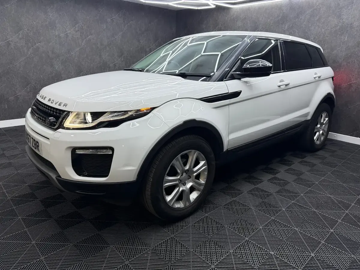 Used Land Rover Range Rover evoque SE 150 HP (110 kW) 2017 White Estate