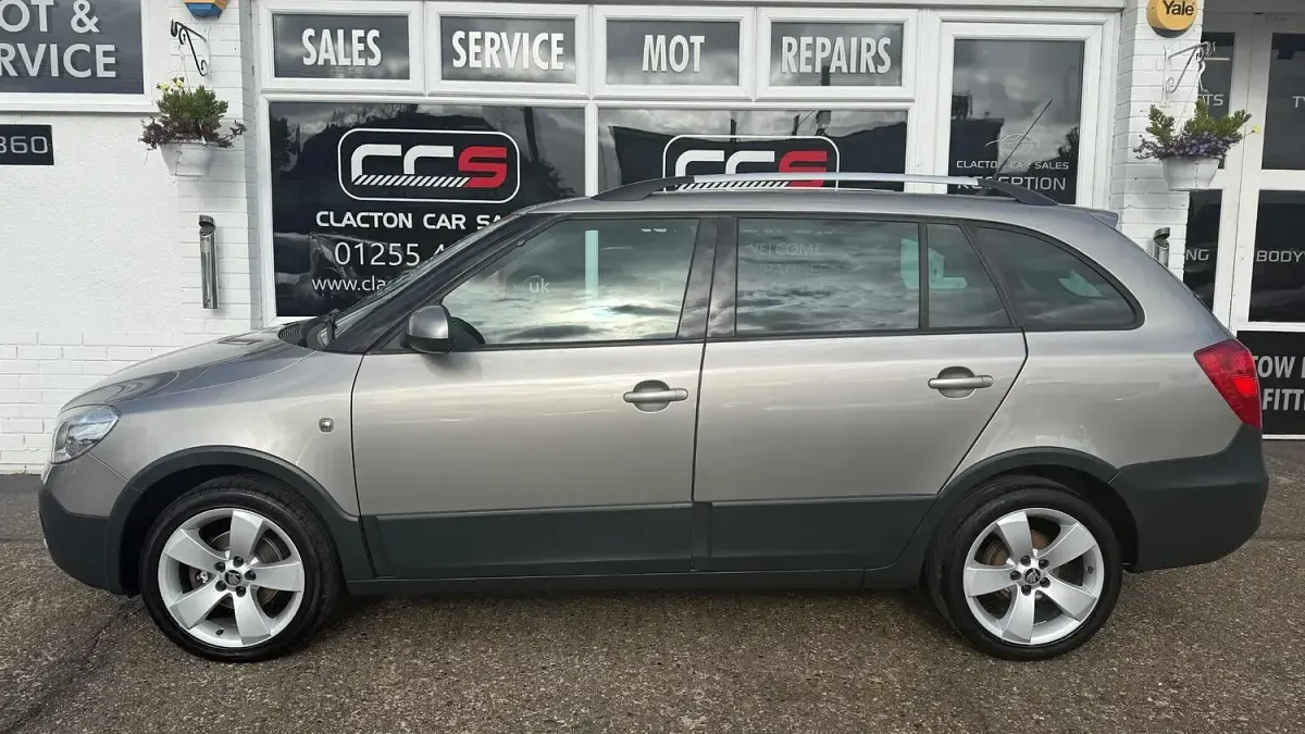 Used Skoda Fabia 86 HP (63 kW) 2011 Beige Hatchback
