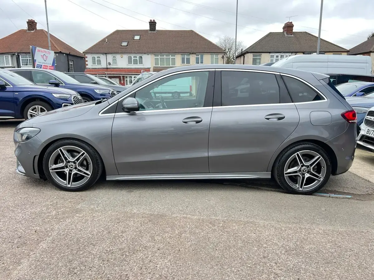 Used Mercedes B200 Executive 163 HP (119 kW) 2021 Grey Hatchback