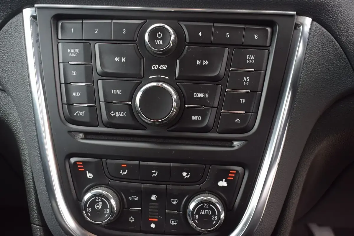 Used Vauxhall Mokka 115 HP (84 kW) 2014 Orange SUV