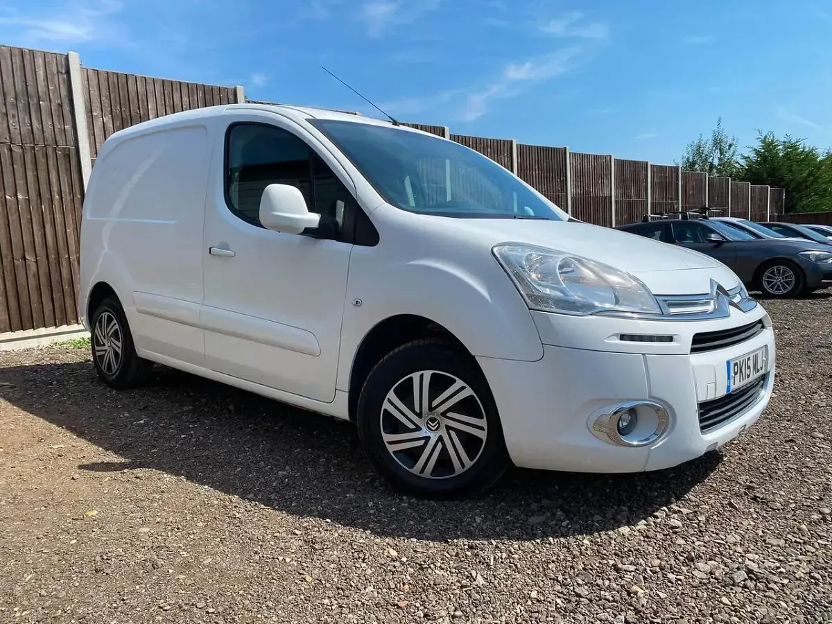 Used Citroën Berlingo 75 HP (55 kW) 2015 White MPV