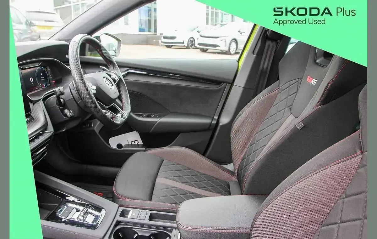 Used Skoda Octavia vRS 245 HP (180 kW) 2022 Hyper green Hatchback