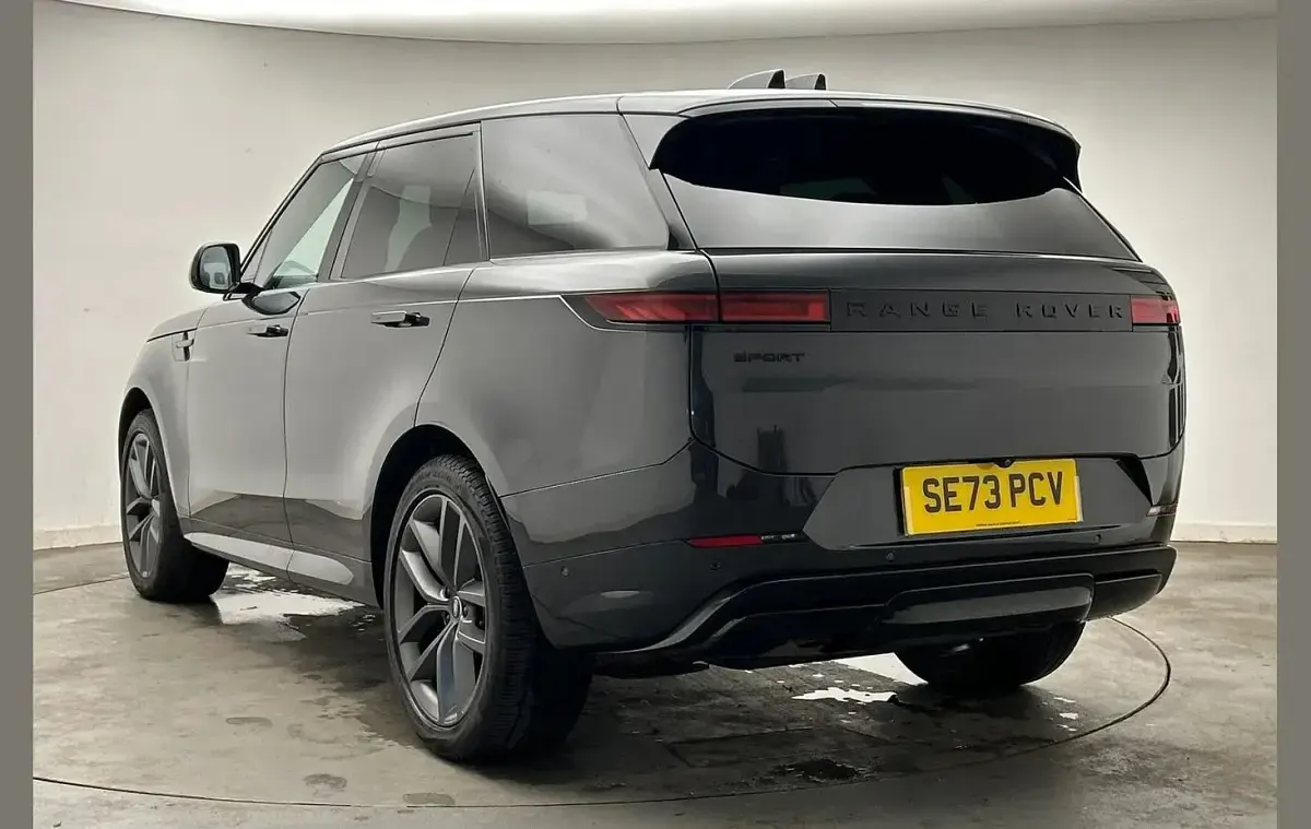 Usado Land Rover Range Rover Sport SE Dynamic 296 HP (217 kW) 2024 Cinzento SUV