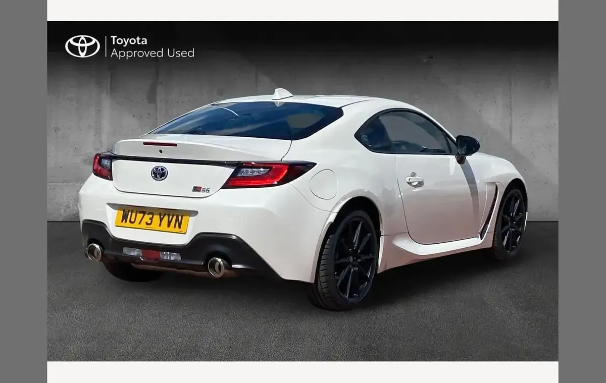 Used Toyota GR86 235 HP (172 kW) 2023 White Coupe