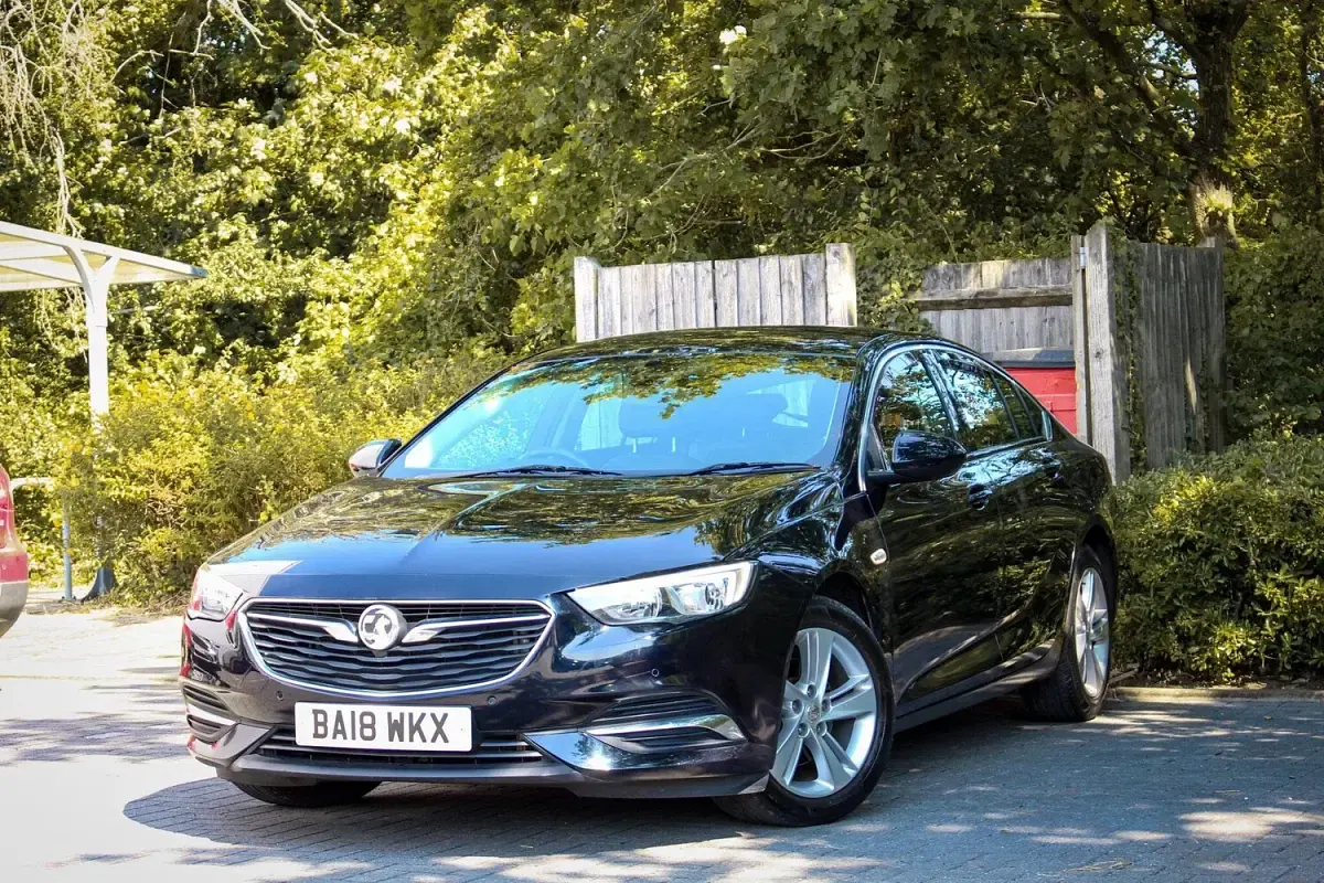 Used Vauxhall Insignia 2018 Blue Hatchback