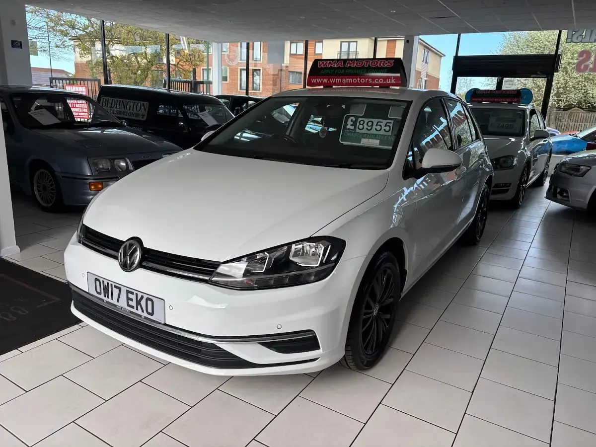 Used VW Golf VII SE 115 HP (84 kW) 2017 White Hatchback