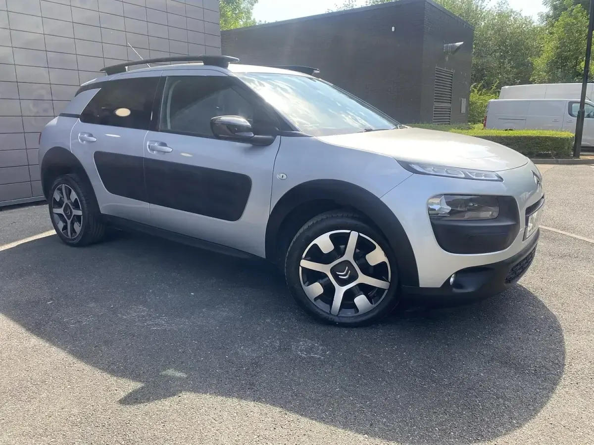 Used Citroën C4 Cactus Flair 100 HP (73 kW) 2014 Silver Hatchback