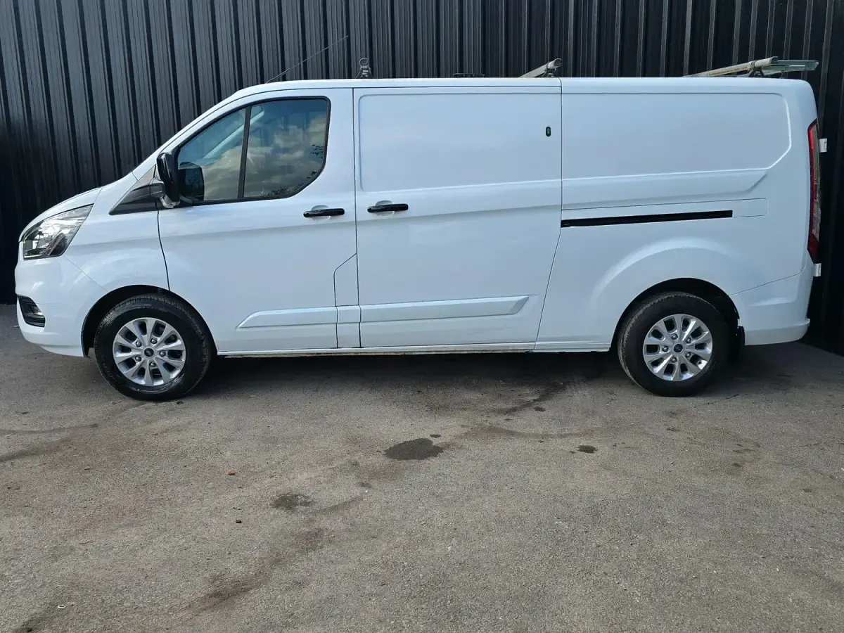 Usado Ford Transit Custom S 130 HP (95 kW) 2020 Branco Van