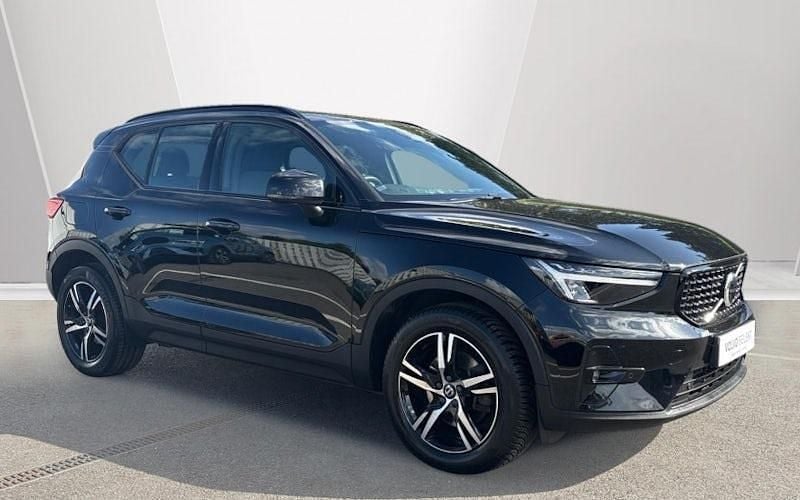 Used 2026 Volvo XC40 Plus SUV | £26,407 (Super price) - Image 1/4