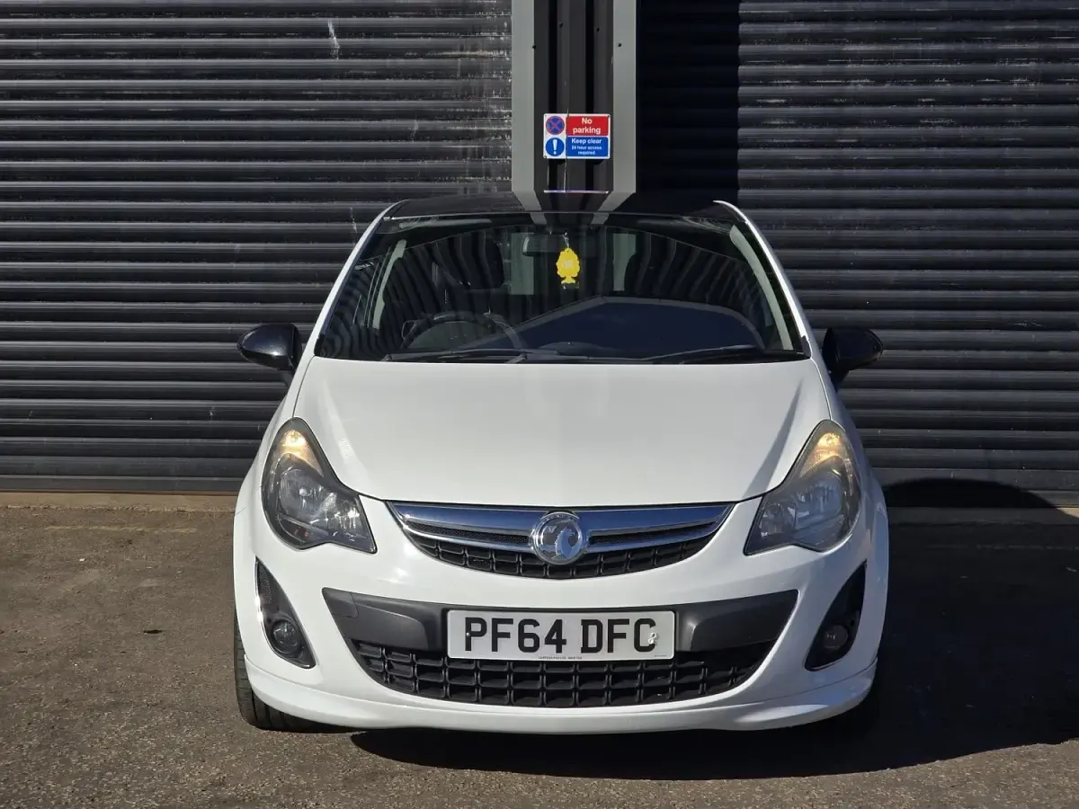 Used Vauxhall Corsa Edition 86 HP (63 kW) 2013 White Hatchback