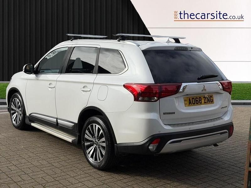 Used Mitsubishi Outlander 150 HP (110 kW) 2018 White SUV