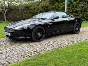 Begagnad Aston Martin DB9 456 HK (335 kW) 2007 Svart Sportkupé