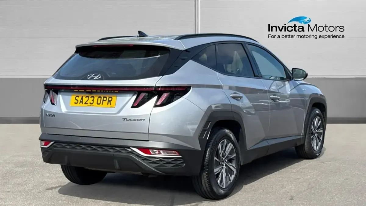 Usado Hyundai Tucson SE 180 CV (132 kW) 2023 Plateado SUV