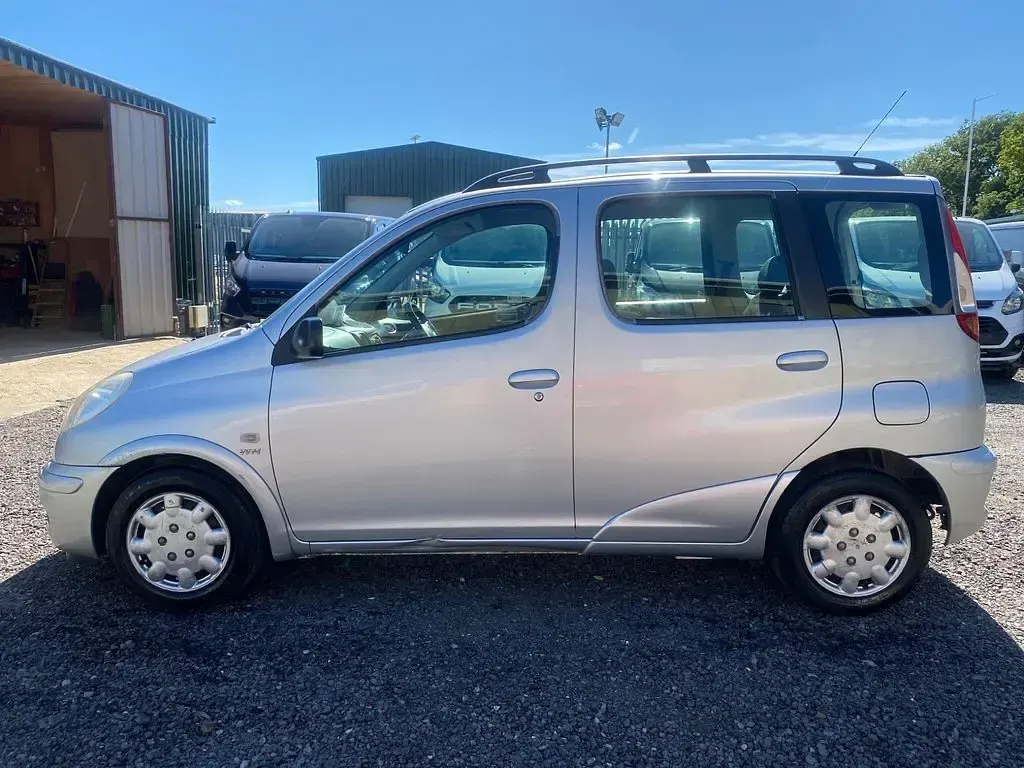 Used Toyota Yaris T3 2004 Silver Estate