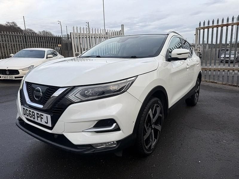 Used Nissan Qashqai Tekna 110 HP (80 kW) 2018 White SUV