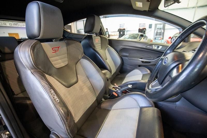 Used Ford Fiesta ST 182 HP (133 kW) 2013 Black Hatchback