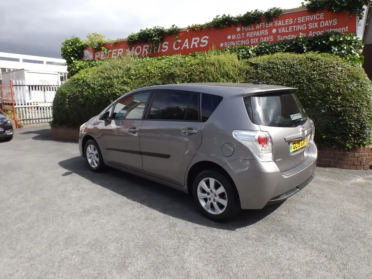 Used Toyota Verso 132 HP (97 kW) 2015 Bronze MPV