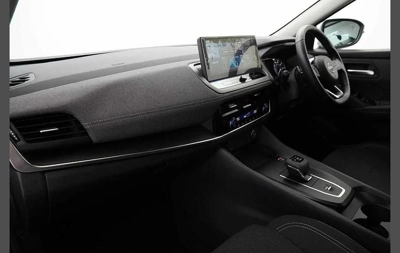 Used Nissan Qashqai Acenta Premium 155 HP (114 kW) 2024 Grey SUV