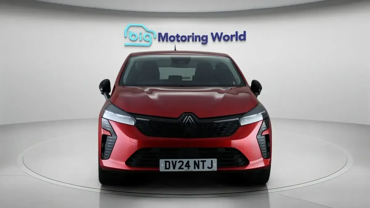 Used Renault Clio Evolution 90 HP (66 kW) 2024 Red Hatchback