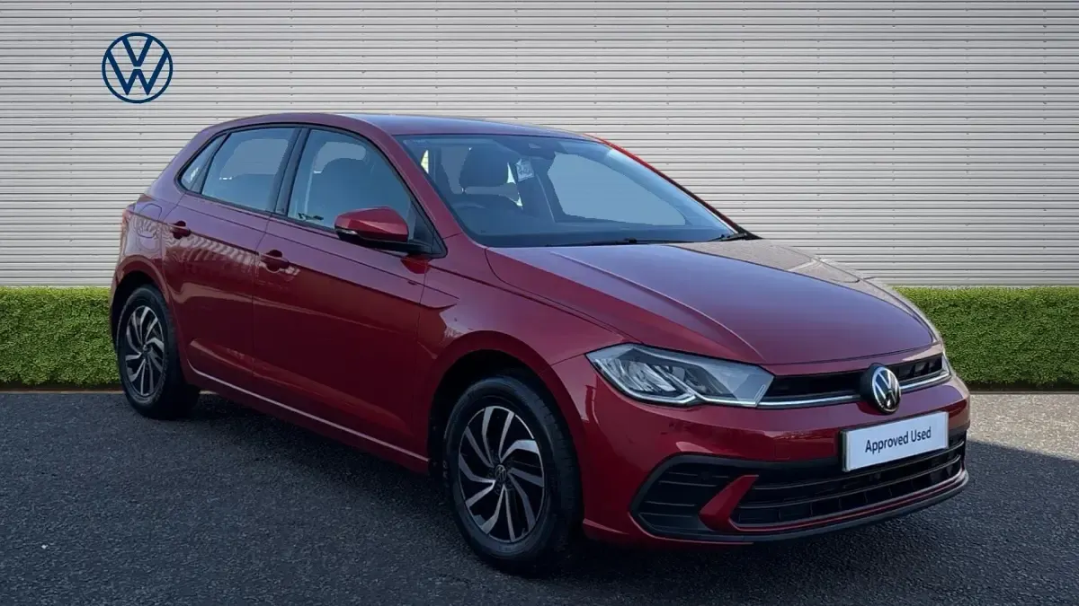Usado VW Polo Life 95 HP (69 kW) 2024 Vermelho Citadino