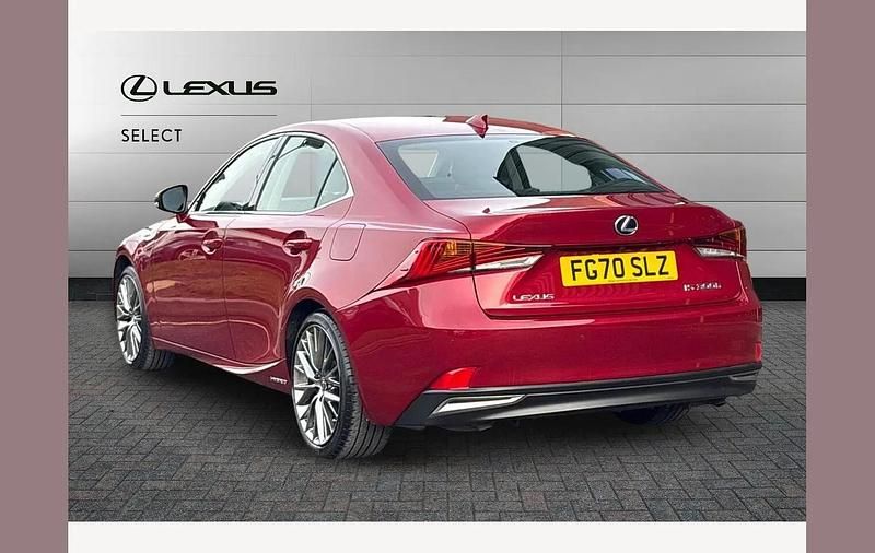 Used Lexus IS300h 223 HP (164 kW) 2020 Red Sedan