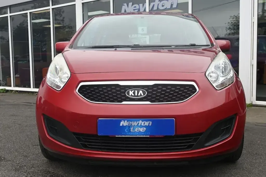 Used Kia Venga 89 HP (65 kW) 2013 Red Hatchback