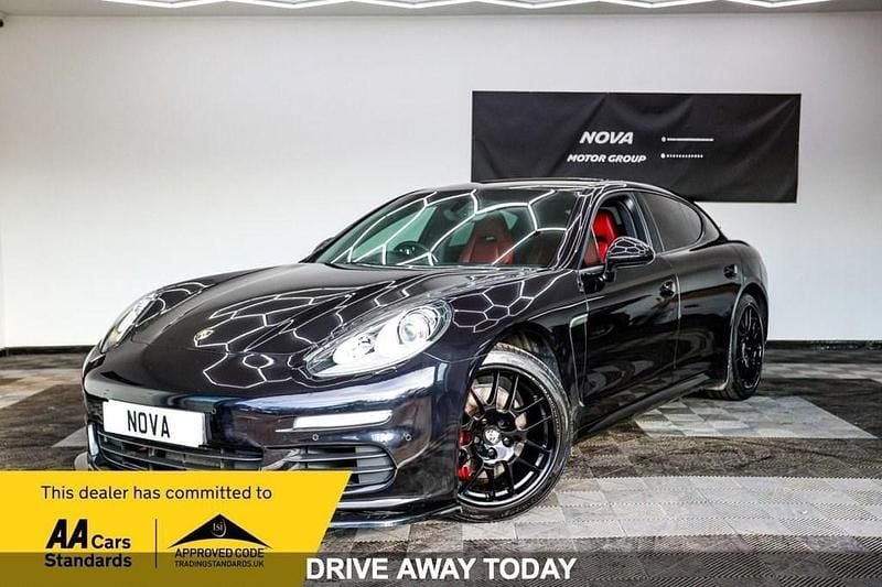 Used Porsche Panamera 300 HP (220 kW) 2014 Black Hatchback